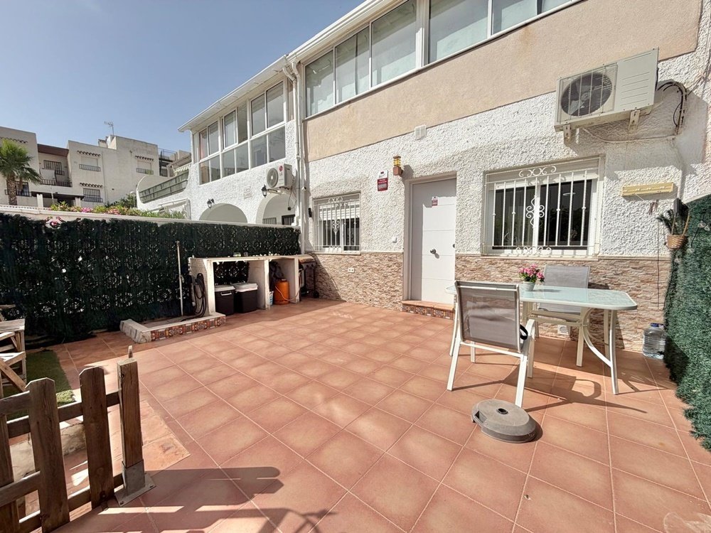 Bungalow in Torrevieja — image 2
